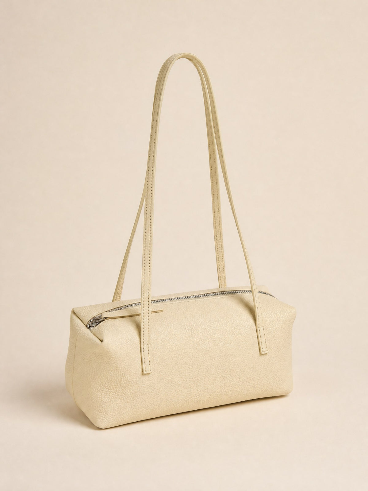 Petite Coussin Top-Handle, studio