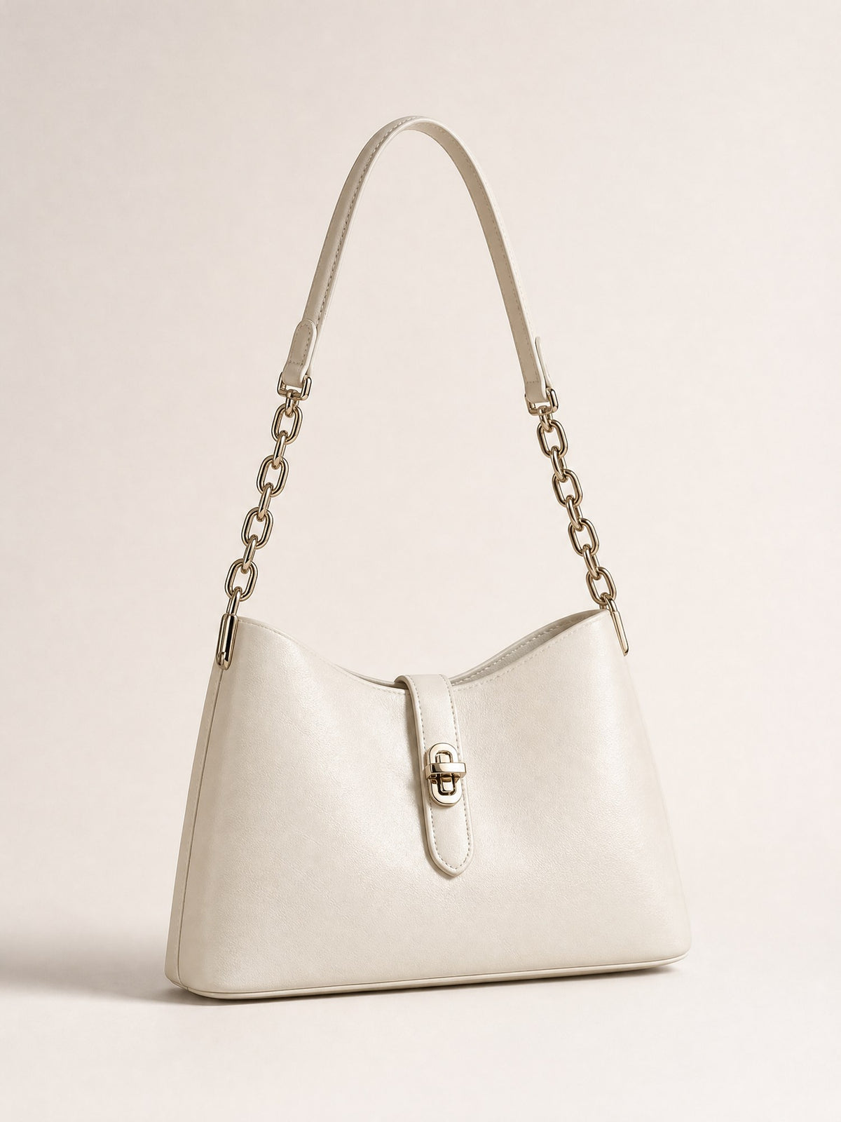 Solène Twist-Lock Bag, studio