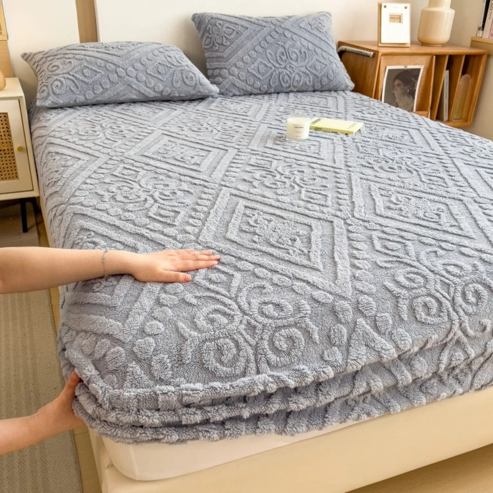 Embossed plush fitted sheet in Silver Grey View 13